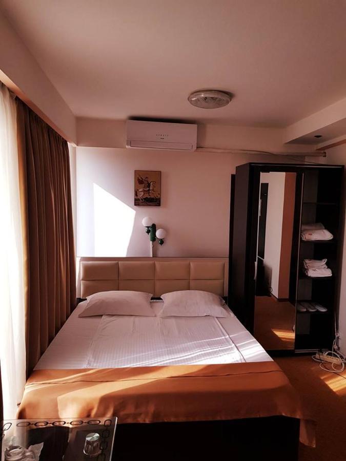 Asia Hotel Târgu Jiu Buitenkant foto