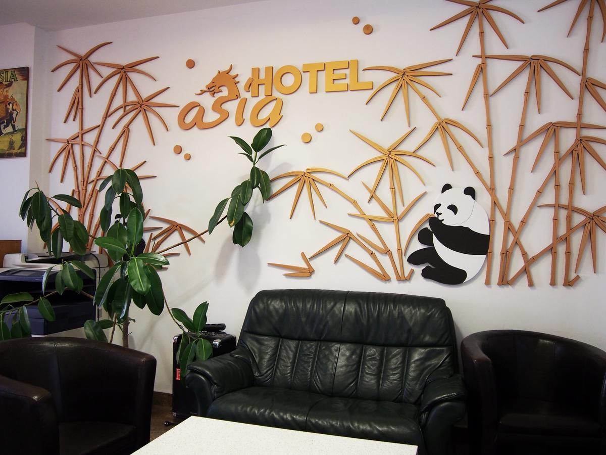 Asia Hotel Târgu Jiu Buitenkant foto