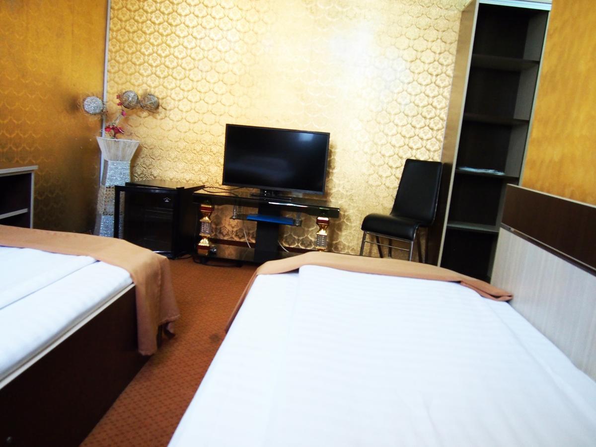 Asia Hotel Târgu Jiu Buitenkant foto