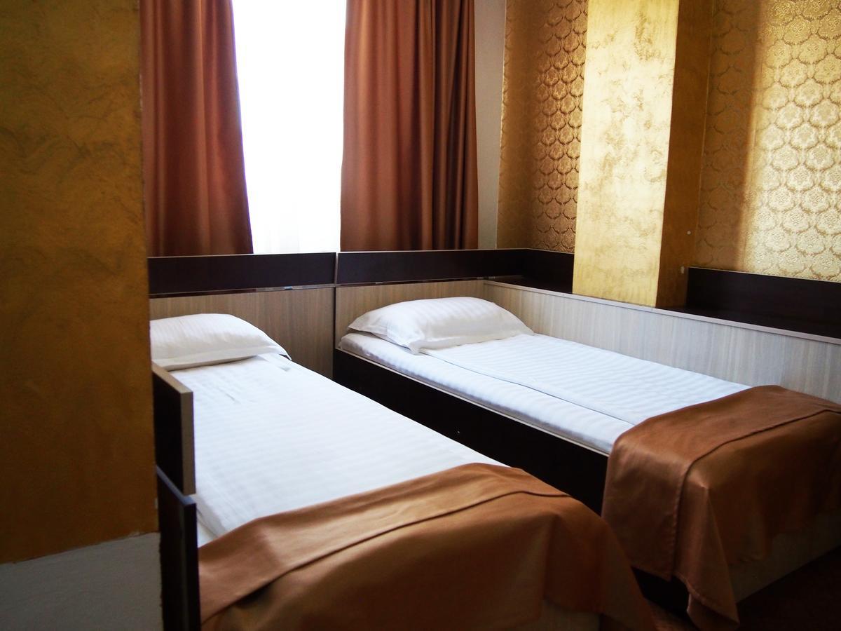 Asia Hotel Târgu Jiu Buitenkant foto