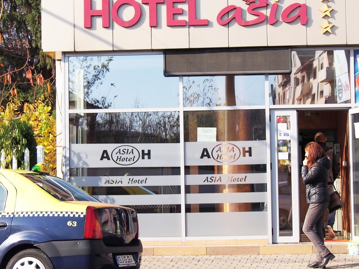Asia Hotel Târgu Jiu Buitenkant foto