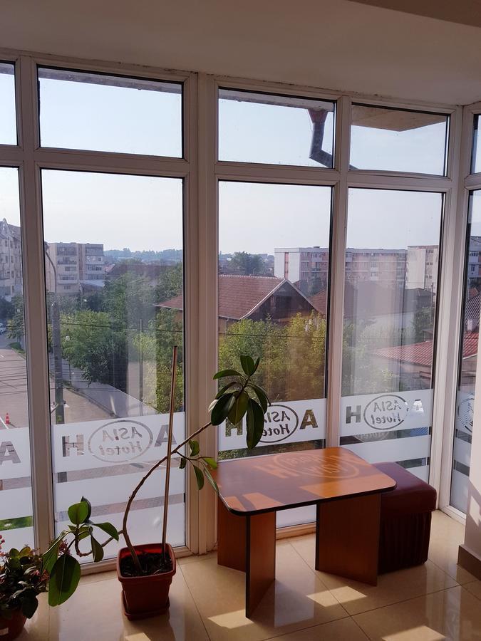 Asia Hotel Târgu Jiu Buitenkant foto